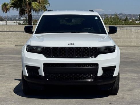 Used 2024 Jeep Grand Cherokee L Laredo AWD/4WD image 2