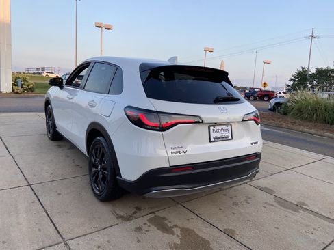 New 2027 Honda HR-V Sport image 8