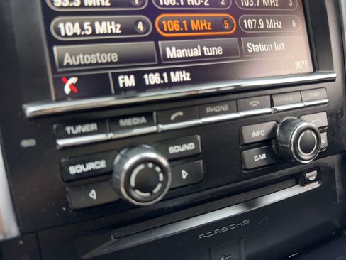 Used 2015 Porsche Macan Turbo image 63