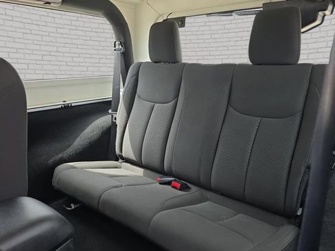 Used 2018 Jeep Wrangler Sport AWD/4WD image 14