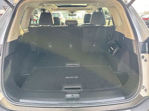 Used 2021 Nissan Rogue SL w/ Premium Package image 17