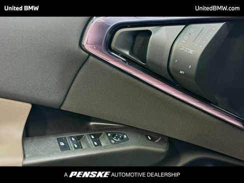 Used 2025 BMW X3 xDrive30i AWD/4WD image 3