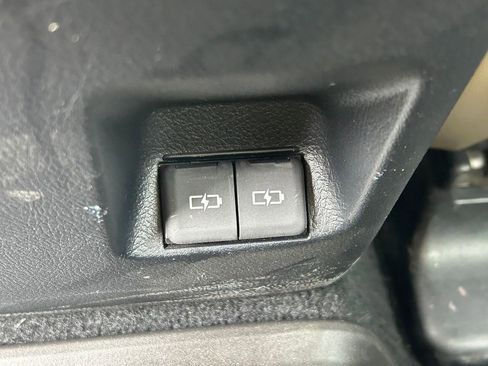 Used 2024 Toyota 4Runner Limited RWD image 23