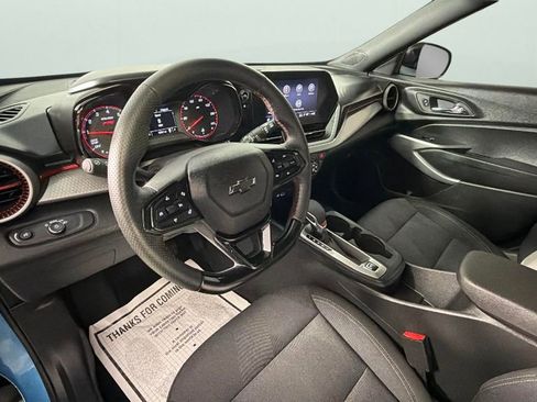 Certified 2025 Chevrolet Trax RS w/ Driver Confidence Package FWD image 18