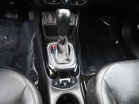 Used 2019 Jeep Compass Limited image 16