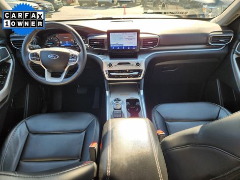 Used 2022 Ford Explorer XLT w/ Equipment Group 202A image 8