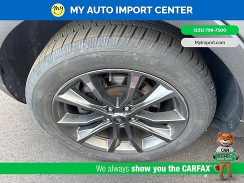 Used 2017 Ford Explorer XLT w/ Equipment Group 202A AWD/4WD image 6