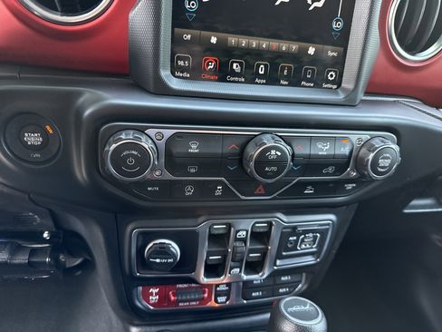 Used 2020 Jeep Gladiator Rubicon AWD/4WD image 29