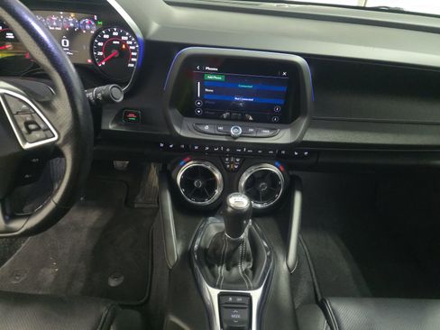 Used 2021 Chevrolet Camaro LT image 5