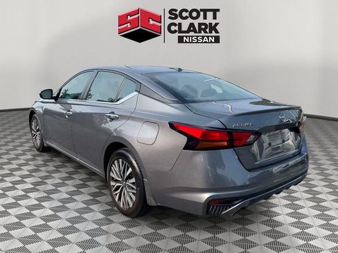 Used 2024 Nissan Altima 2.5 SV w/ SV Premium Package AWD/4WD image 4