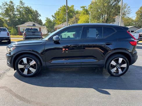 Used 2020 Volvo XC40 T5 Momentum image 4