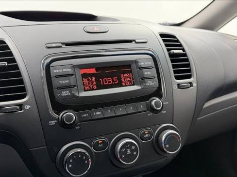 Used 2017 Kia Forte LX FWD image 27