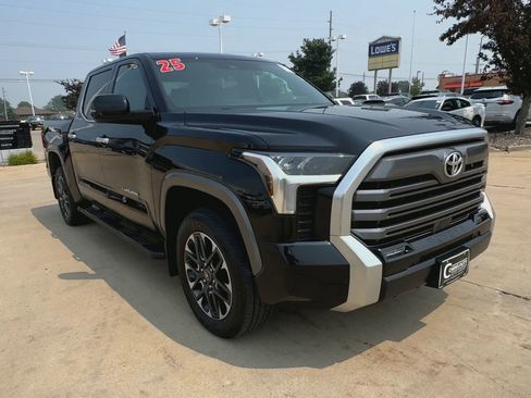 Used 2025 Toyota Tundra Limited image 39