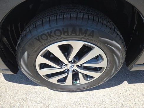 Used 2024 Subaru Outback Premium AWD/4WD image 23