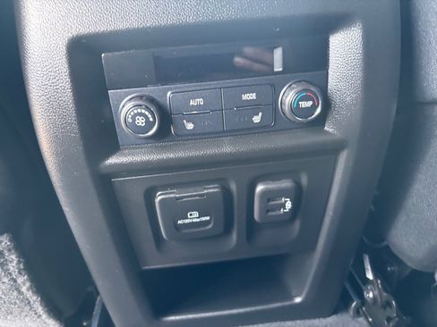 Used 2022 Chevrolet Traverse Premier w/ LPO, 'HIT The Road' Package image 19