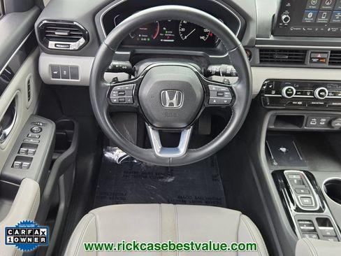 Used 2024 Honda Pilot Touring image 13
