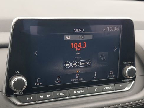 Used 2025 Nissan Rogue SV FWD image 20