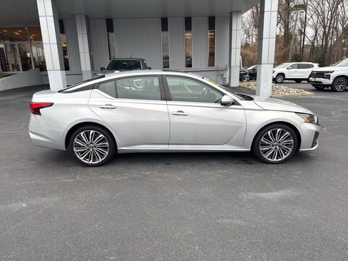 Used 2023 Nissan Altima 2.5 SL FWD image 25