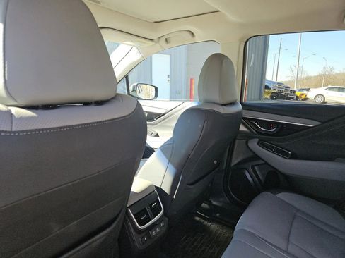 Used 2022 Subaru Outback Limited image 9