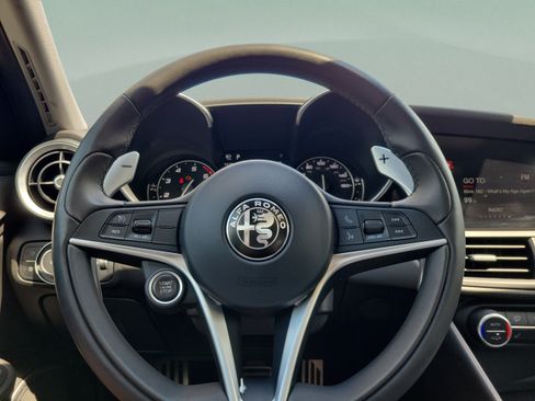 Used 2017 Alfa Romeo Giulia Ti w/ TI 19" Sport Package RWD image 20