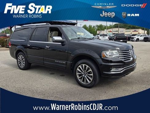 Used 2016 Lincoln Navigator L Select RWD image 1