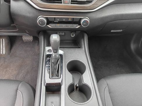 Used 2025 Nissan Altima 2.5 SV FWD image 24