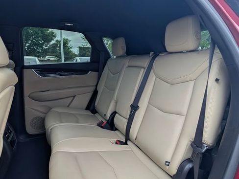 Used 2018 Cadillac XT5 FWD image 7