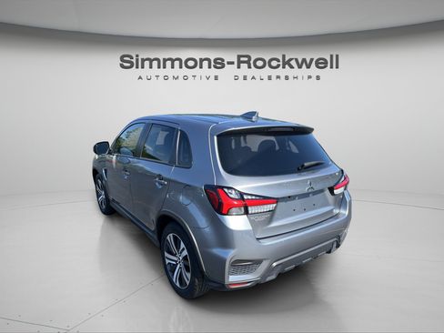 Used 2025 Mitsubishi Outlander Sport SE AWD/4WD image 3