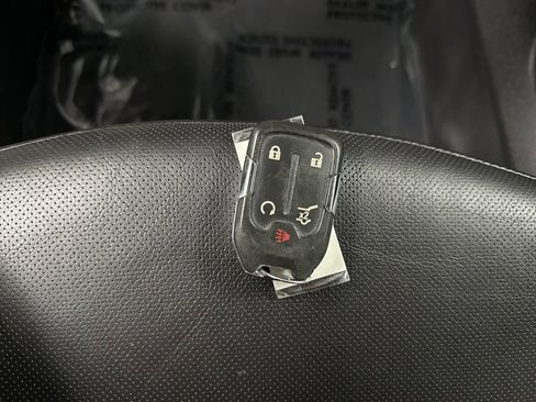 Used 2024 GMC Terrain SLT image 39