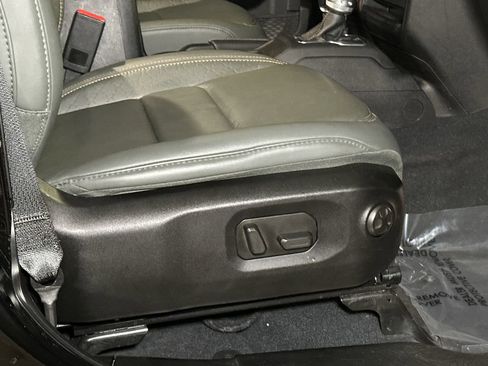 Used 2024 Jeep Wrangler High Altitude AWD/4WD image 12