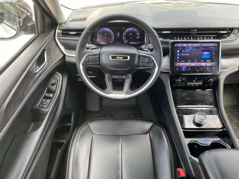 Used 2023 Jeep Grand Cherokee L Limited image 10