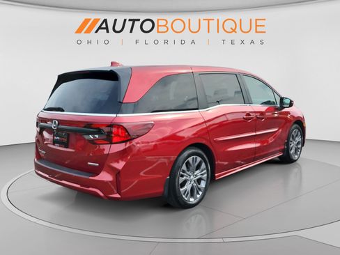 Used 2025 Honda Odyssey Touring image 5