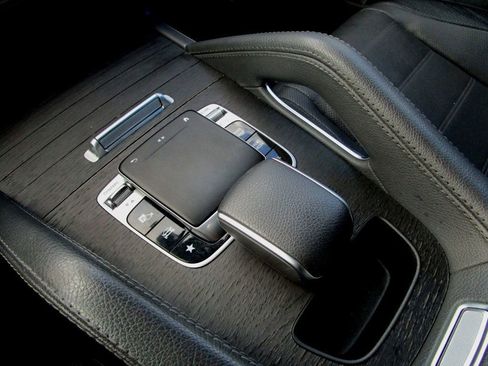 Used 2020 Mercedes-Benz GLE 450 4MATIC image 24