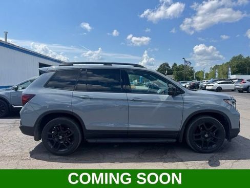 Used 2025 Honda Passport Black Edition image 1