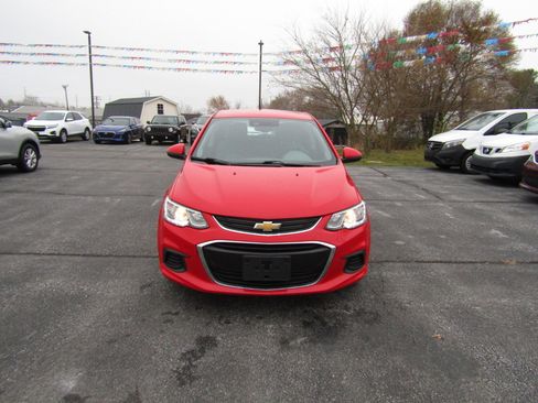Used 2020 Chevrolet Sonic LT image 2