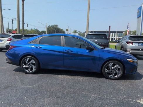 Certified 2025 Hyundai Elantra Sport FWD image 2