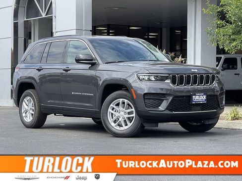 New 2026 Jeep Grand Cherokee Laredo AWD/4WD image 1