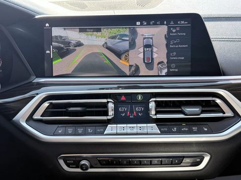 Used 2021 BMW X7 xDrive40i w/ Premium Package 2 AWD/4WD image 37