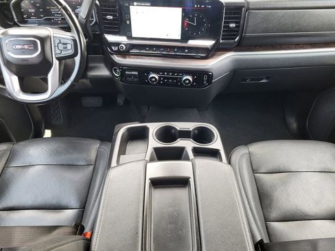 Used 2025 GMC Sierra 1500 SLT AWD/4WD image 18