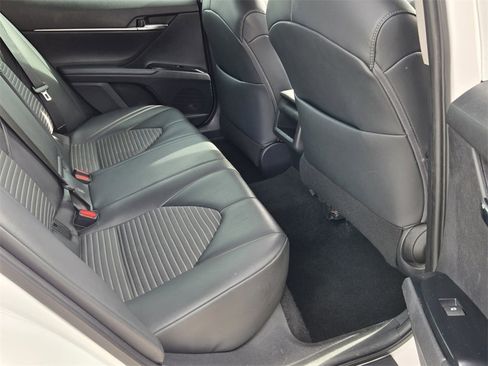 Used 2019 Toyota Camry SE image 15