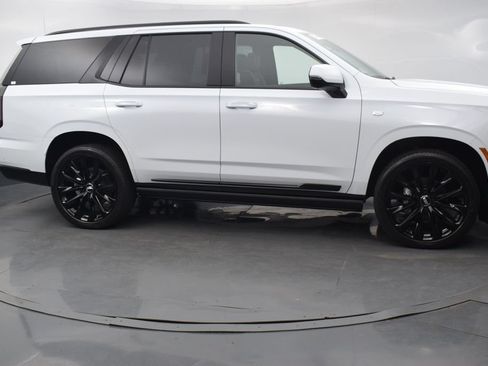 Certified 2026 Cadillac Escalade Platinum Sport w/ LPO, ONYX Package AWD/4WD image 7