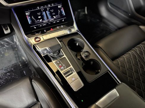 Used 2021 Audi S6 Prestige w/ Prestige Package image 19