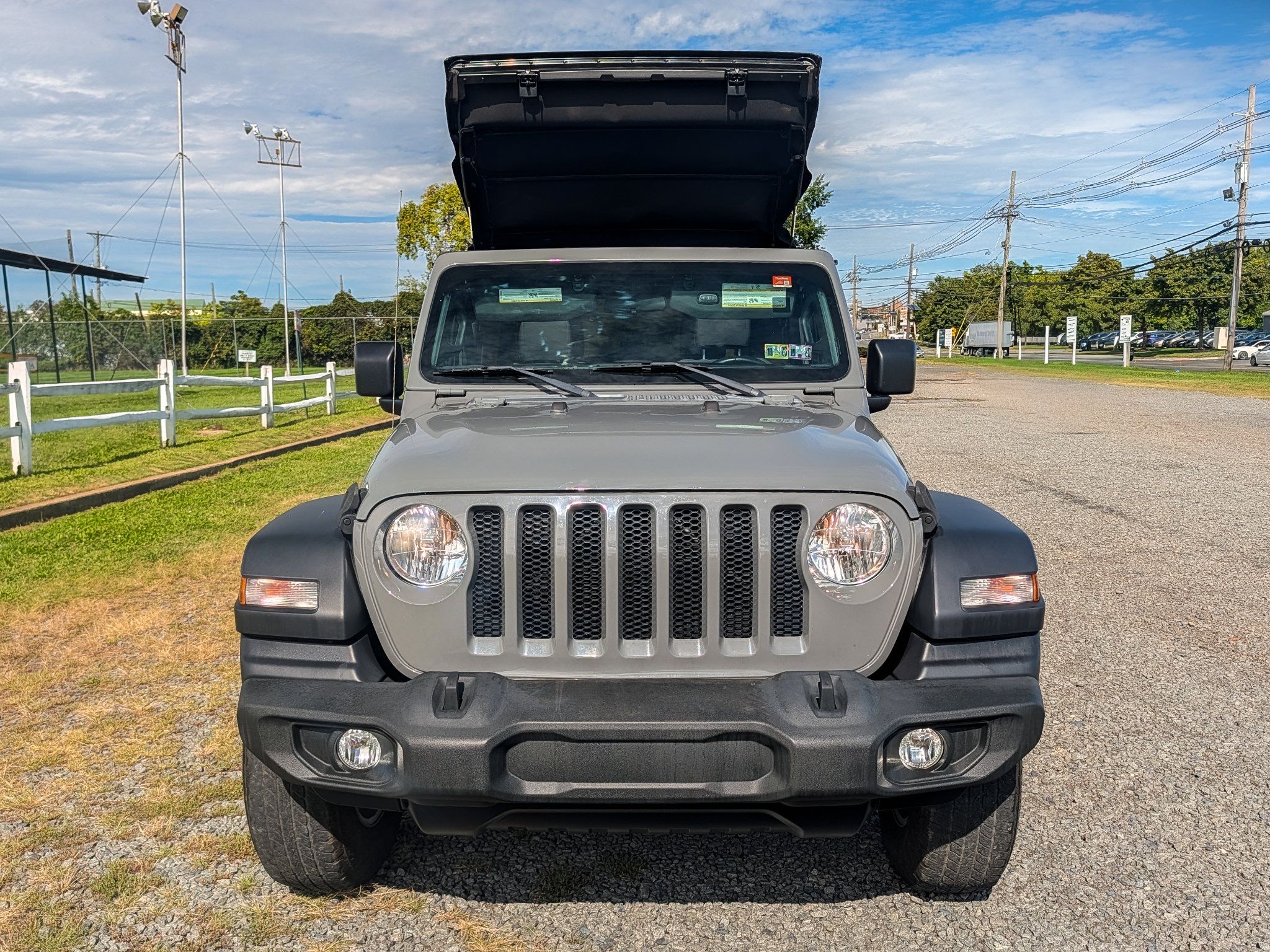 Used 2019 Jeep Wrangler Unlimited Sport S AWD/4WD image 3