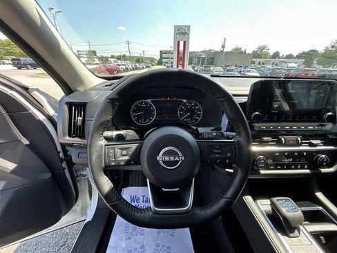 Certified 2024 Nissan Pathfinder SL AWD/4WD image 18