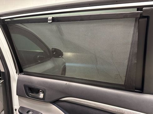 Used 2019 Toyota Highlander Limited image 13