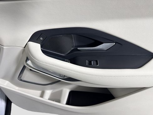 Used 2021 Jaguar E-PACE SE image 31