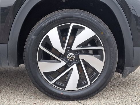 Used 2024 Volkswagen Atlas SE image 7