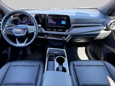 Used 2025 Chevrolet Equinox LT w/ Convenience Package II FWD image 15