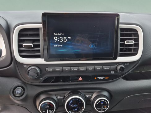 Certified 2025 Hyundai Venue Limited FWD image 23