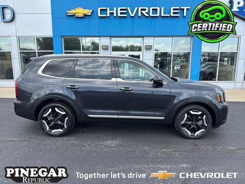 Used 2025 Kia Telluride S AWD/4WD image 1